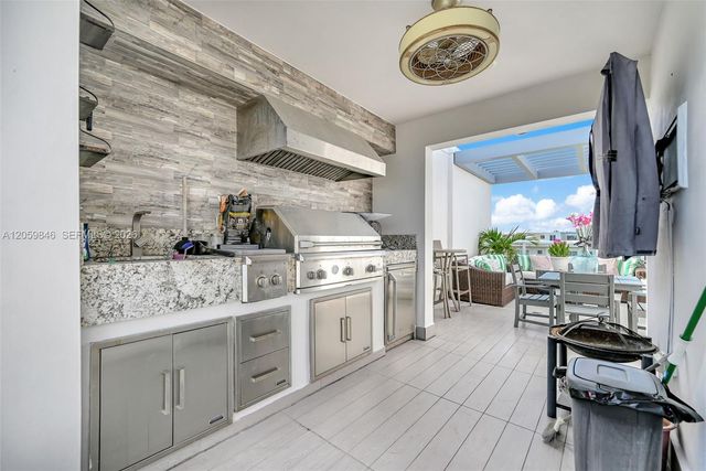 10350 NW 64th Street, Doral, FL 33178