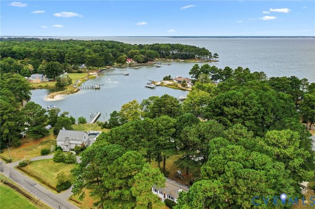 1061 Timberneck Rd, Deltaville, VA 23043