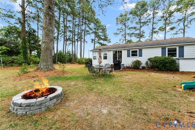 1061 Timberneck Rd, Deltaville, VA 23043