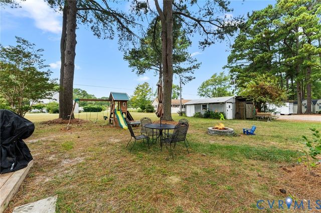 1061 Timberneck Rd, Deltaville, VA 23043