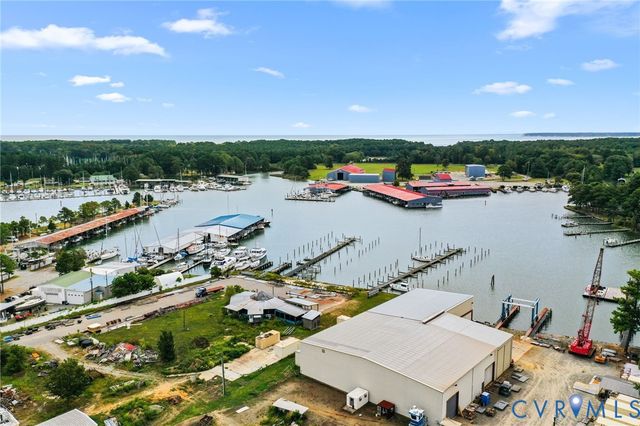 1061 Timberneck Rd, Deltaville, VA 23043