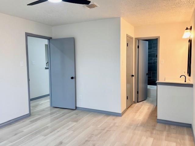 5014 Meadow Place Drive, La Porte, TX 77571