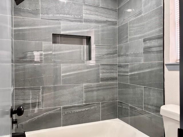 5014 Meadow Place Drive, La Porte, TX 77571