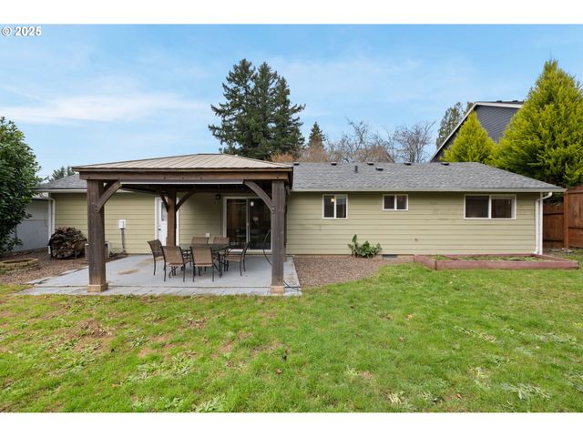 7402 Sw LOCUST St, Portland, OR 97223