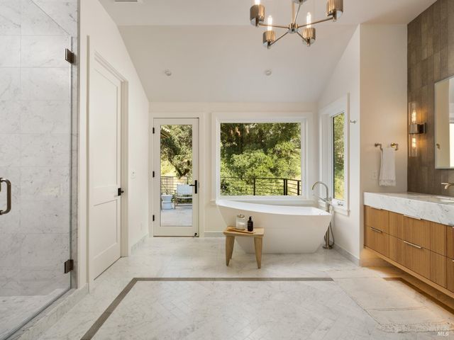 9995 Courtney Dr, Kenwood, CA 95452