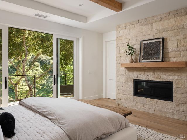 9995 Courtney Dr, Kenwood, CA 95452