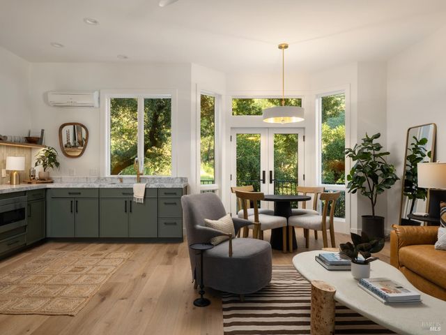 9995 Courtney Dr, Kenwood, CA 95452