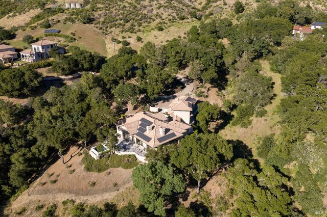 9995 Courtney Dr, Kenwood, CA 95452