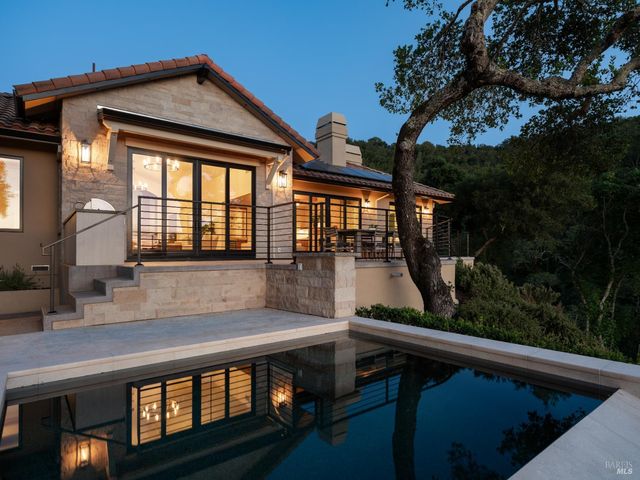 9995 Courtney Dr, Kenwood, CA 95452