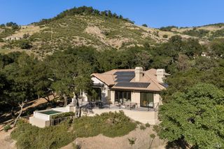 9995 Courtney Dr, Kenwood, CA 95452