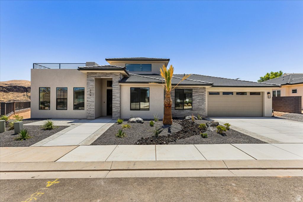 Image 1 of property listing at 296 E 1100 N, Hurricane, UT 84737