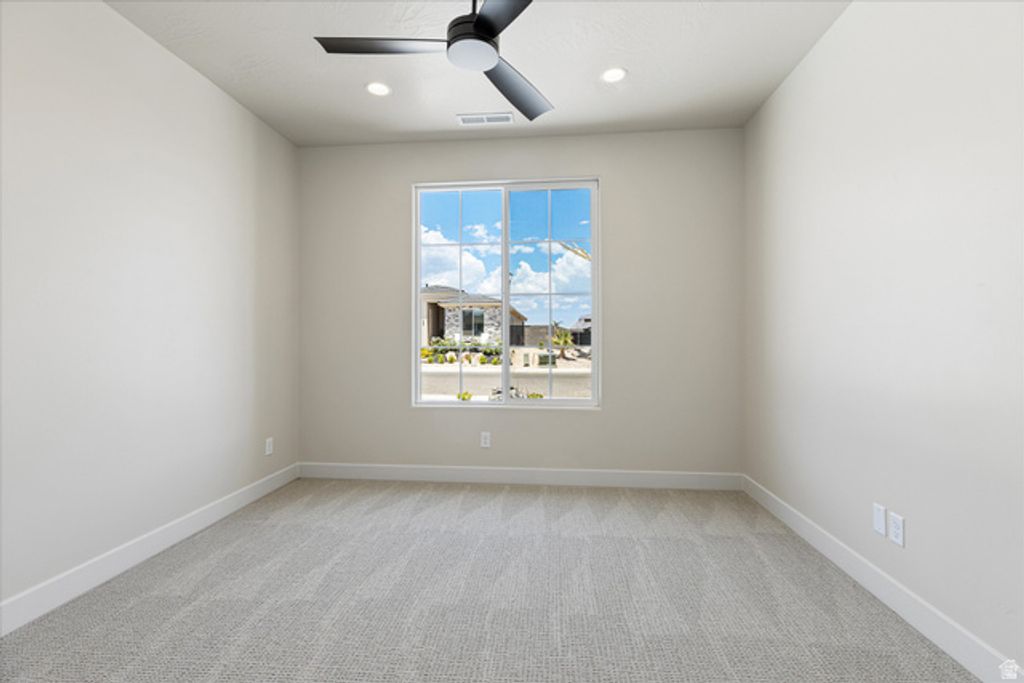 Image 15 of property listing at 296 E 1100 N, Hurricane, UT 84737