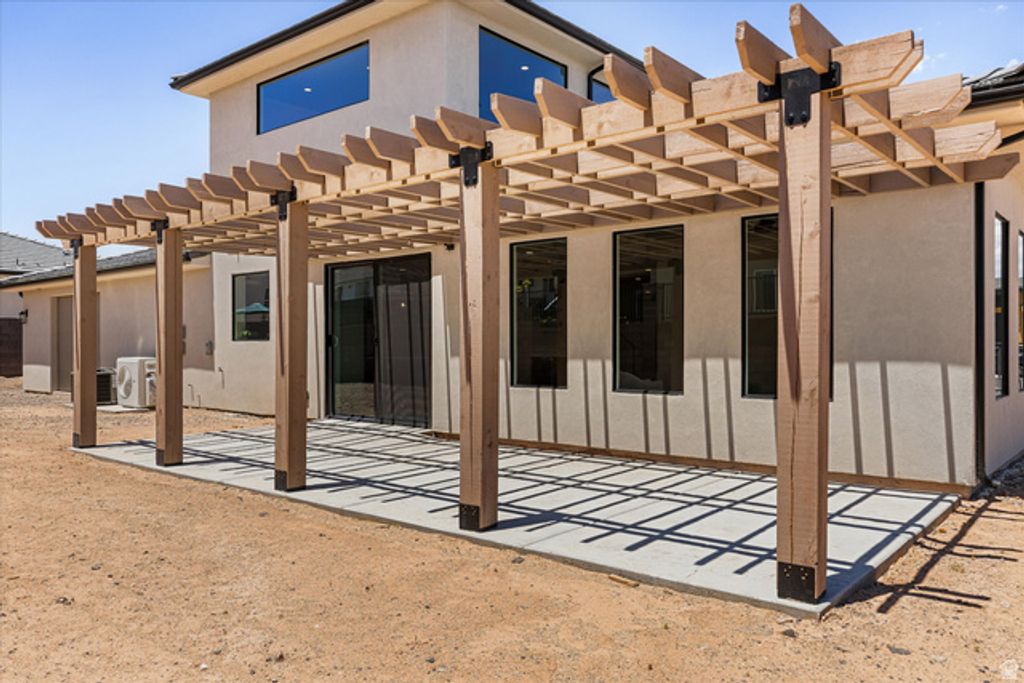 Image 23 of property listing at 296 E 1100 N, Hurricane, UT 84737