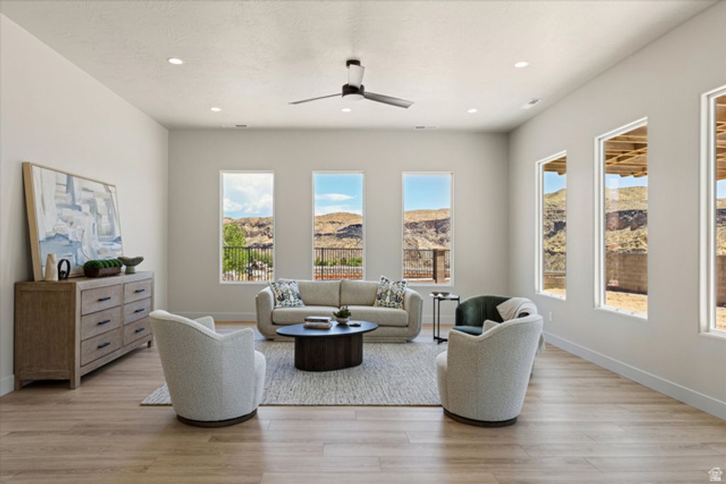Image 5 of property listing at 296 E 1100 N, Hurricane, UT 84737