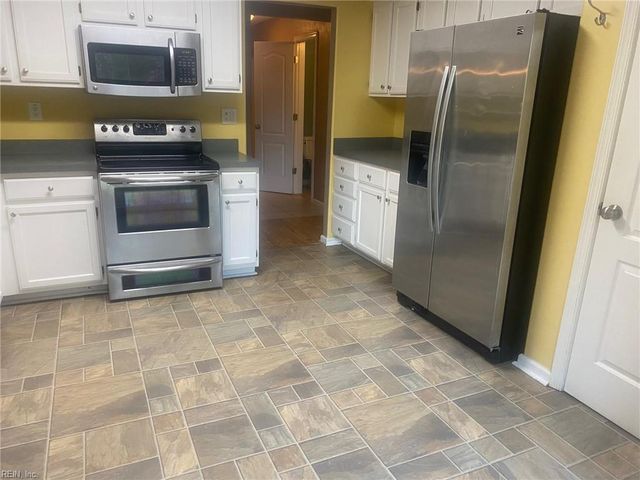 3700 Bridle Path LN, Suffolk, VA 23435