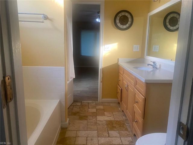 3700 Bridle Path LN, Suffolk, VA 23435