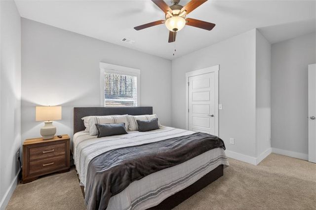 564 White Oak Way, Monroe, GA 30655