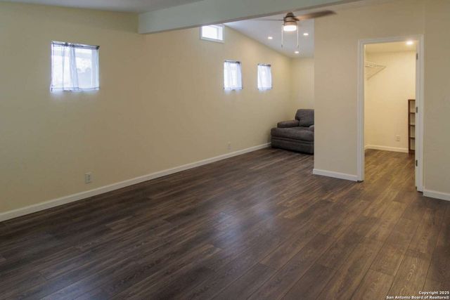 210 Bronco, Seguin, TX 78155