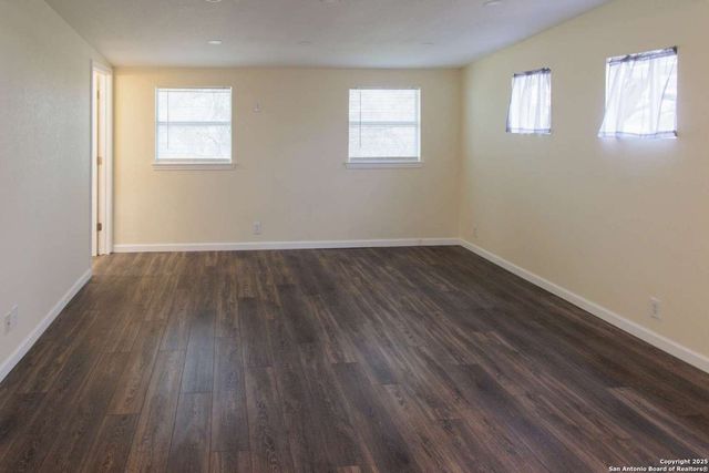 210 Bronco, Seguin, TX 78155