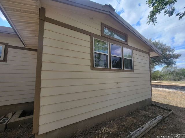 210 Bronco, Seguin, TX 78155