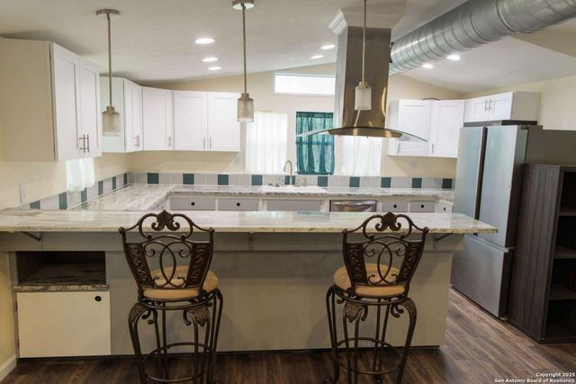 210 Bronco, Seguin, TX 78155