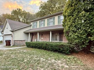 112 Deerfield Drive, Holland, OH 43528