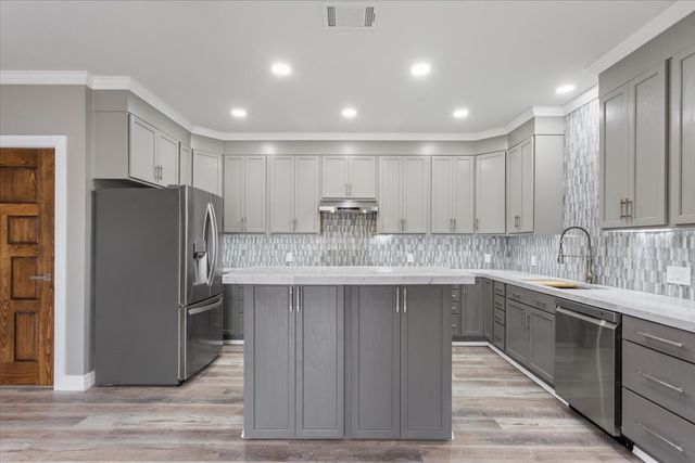 202 N Avenue D, Clifton, TX 76634