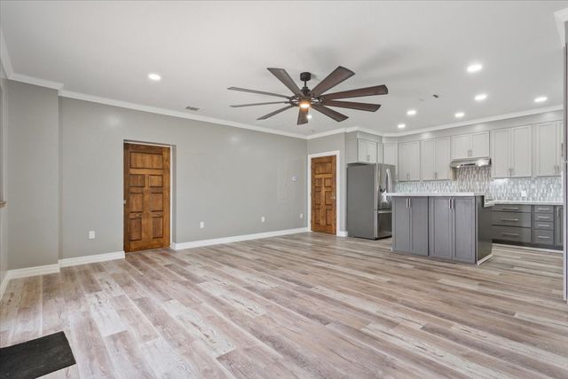 202 N Avenue D, Clifton, TX 76634