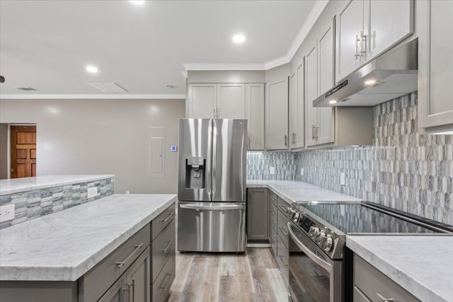 202 N Avenue D, Clifton, TX 76634