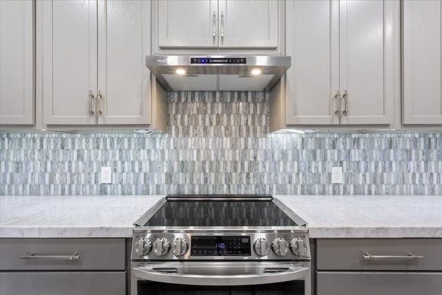 202 N Avenue D, Clifton, TX 76634