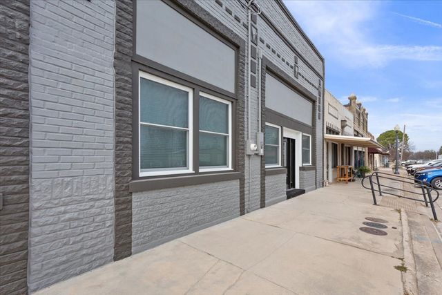 202 N Avenue D, Clifton, TX 76634