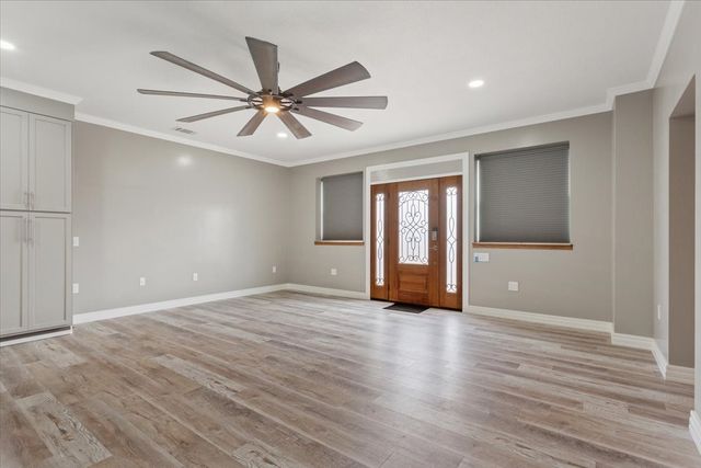 202 N Avenue D, Clifton, TX 76634