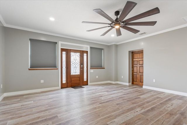 202 N Avenue D, Clifton, TX 76634