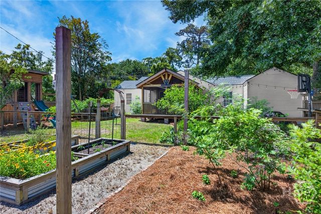2142 E 43rd Street, Savannah, GA 31404