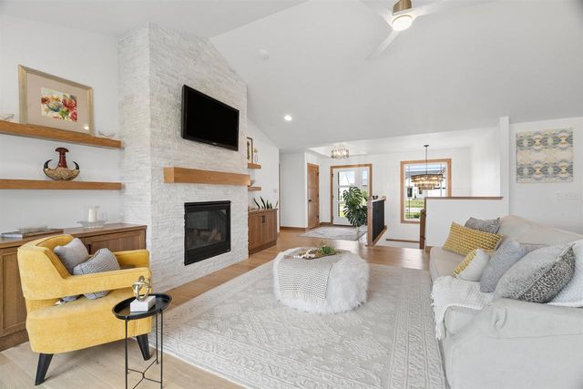 N9263 LAURA STREET, Appleton, WI 54915