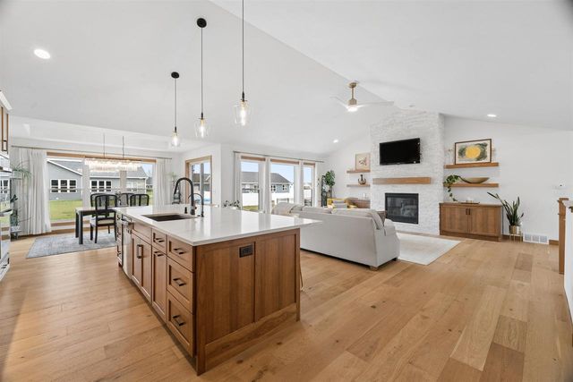 N9263 LAURA STREET, Appleton, WI 54915