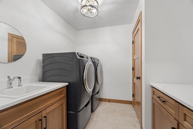 N9263 LAURA STREET, Appleton, WI 54915