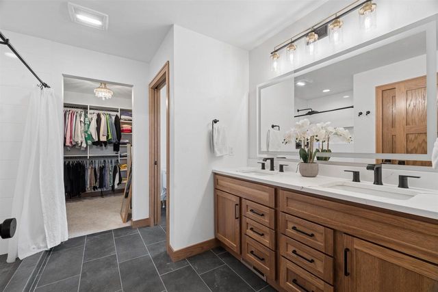 N9263 LAURA STREET, Appleton, WI 54915