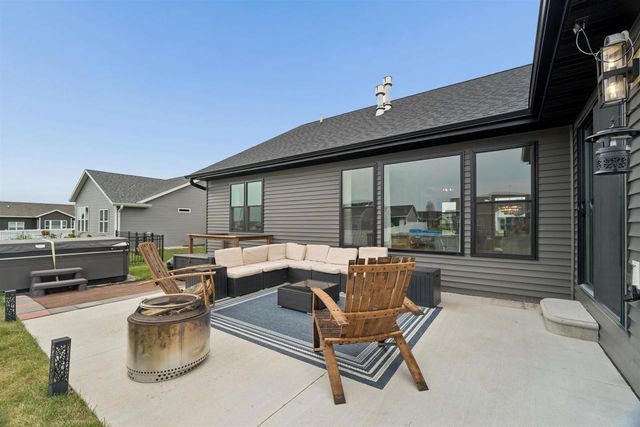 N9263 LAURA STREET, Appleton, WI 54915