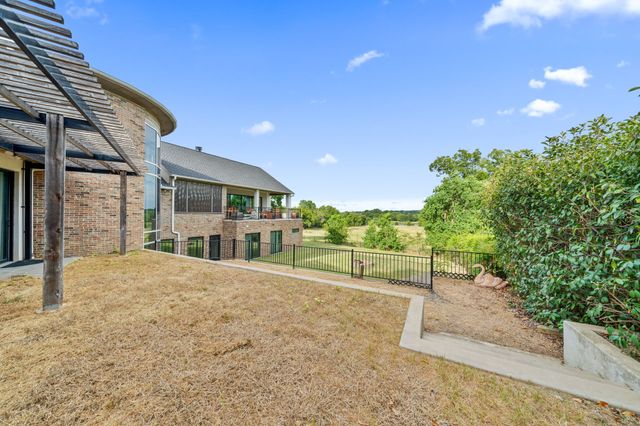8542 Meadowbrook Drive, Fort Worth, TX 76120