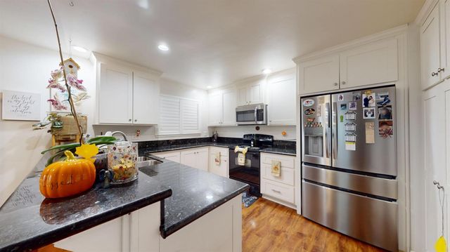 4589 Volo Mine Dr, Diamond Springs, CA 95619