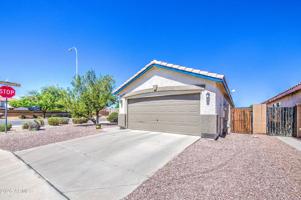 2256 E HAWKEN Way, Chandler, AZ 85286 — photo 3