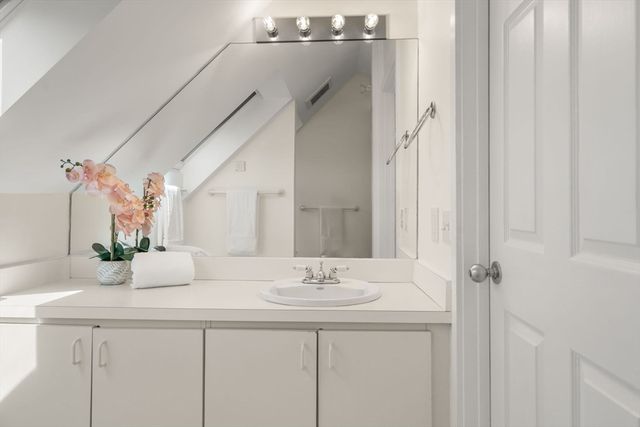 18A Highland Ave, Cambridge, MA 02139