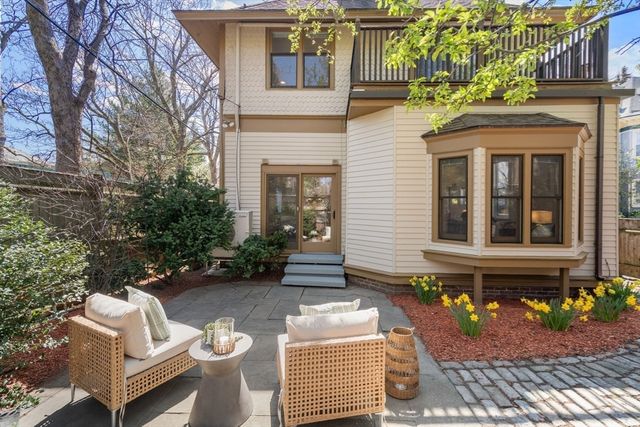 18A Highland Ave, Cambridge, MA 02139