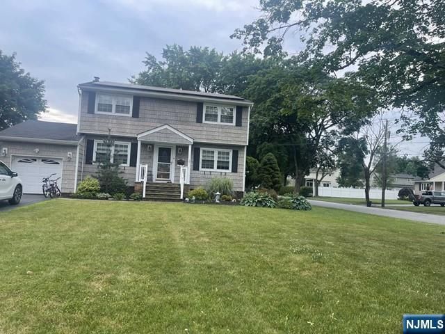11 Benjamin Place, Pequannock Township, NJ 07440