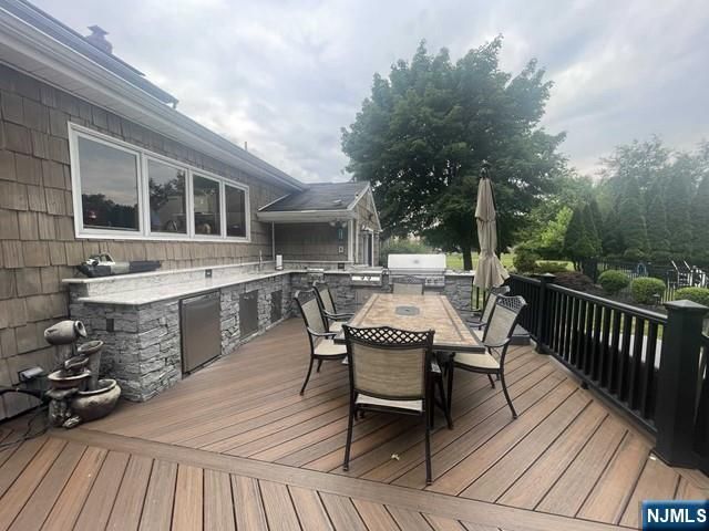 11 Benjamin Place, Pequannock Township, NJ 07440