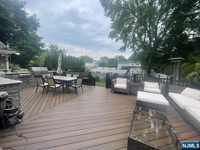 11 Benjamin Place, Pequannock Township, NJ 07440