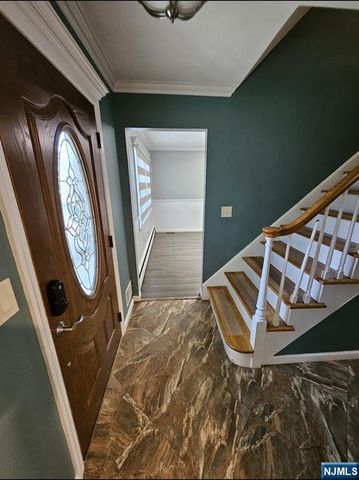 11 Benjamin Place, Pequannock Township, NJ 07440