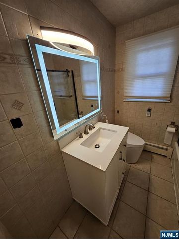 11 Benjamin Place, Pequannock Township, NJ 07440