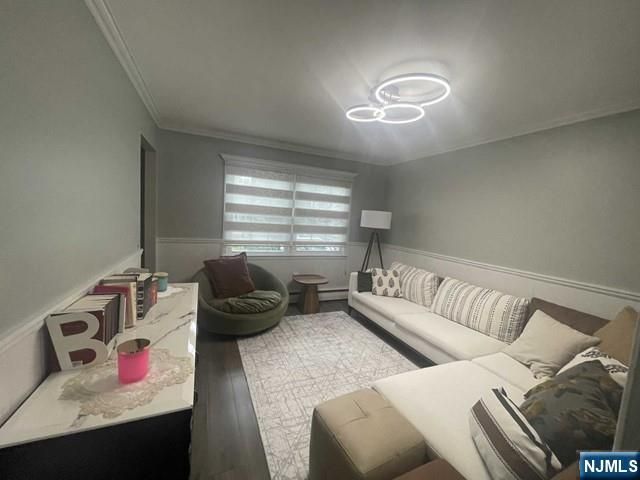 11 Benjamin Place, Pequannock Township, NJ 07440
